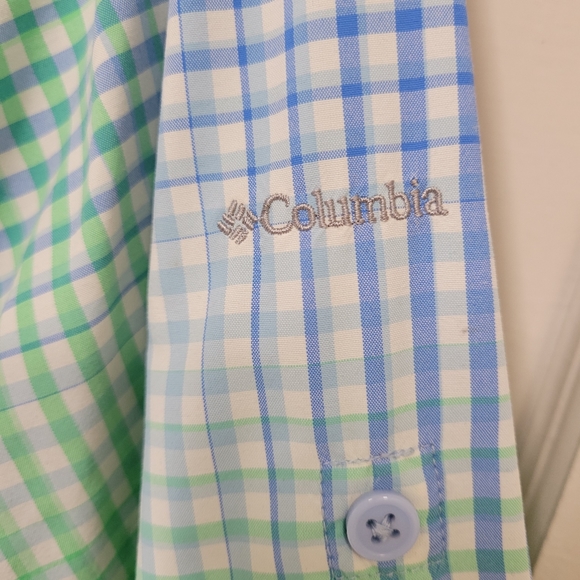 Columbia women's Omni Shade sun protected vented lightweight button down shirt - Picture 4 of 13